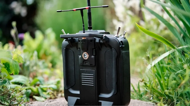 Прокачиваем дрон: выбираем передатчик для максимального контроля