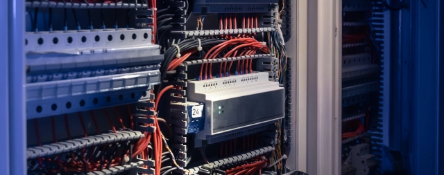 Принцип роботи комутаційної шафи: простими словами