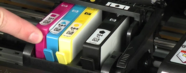 Витратні матеріали для комп’ютерної техніки: коли і навіщо міняти картридж принтера?