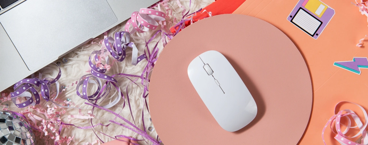 Чому килимок для миші впливає на енергоспоживання бездротових моделей?