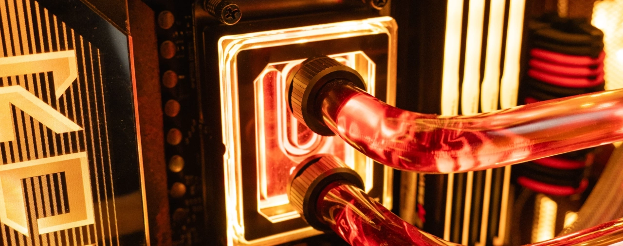 Експерименти з кольоровою рідиною: безпечні лайфхаки для ПК з водяним охолодженням