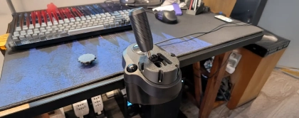 Як правильно встановити коробку передач на стіл і чому це важливо для ПК-ігор?