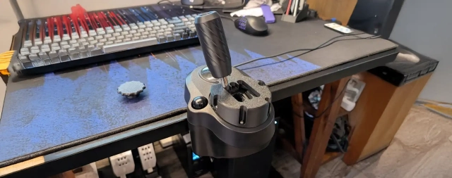 Як правильно встановити коробку передач на стіл і чому це важливо для ПК-ігор?