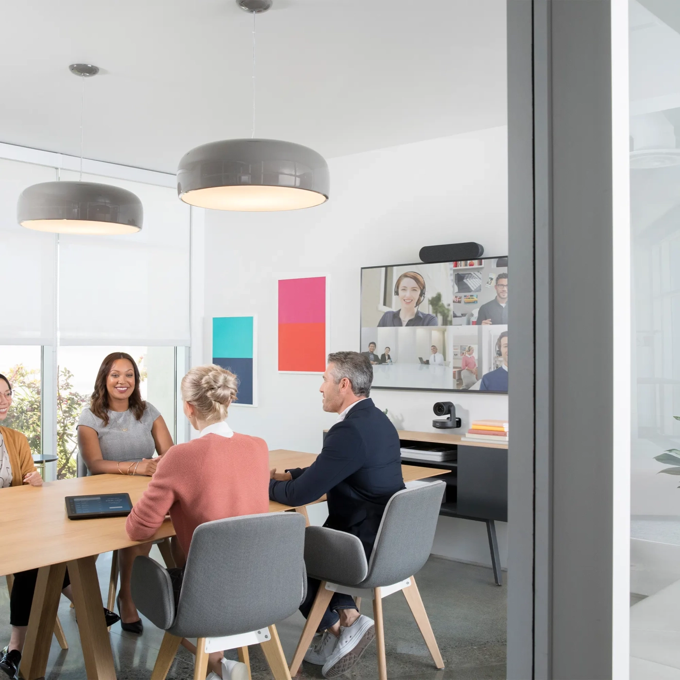 Купити Комплект для відеоконференцій Logitech TAPZOOMMEDIUM/1 TAP NUC8I7BEH ZOOM RALLY EU Plug - фото 4