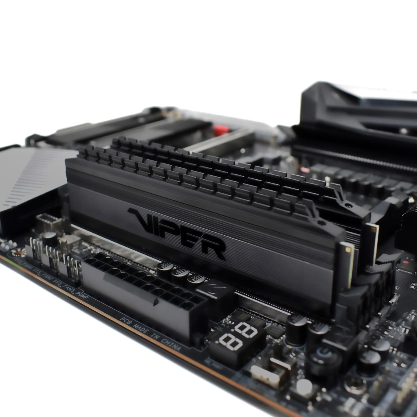 Купити Модуль пам'яті Patriot Viper 4 Blackout DDR4-3600 32GB (2x16GB) (PVB432G360C8K) - фото 4