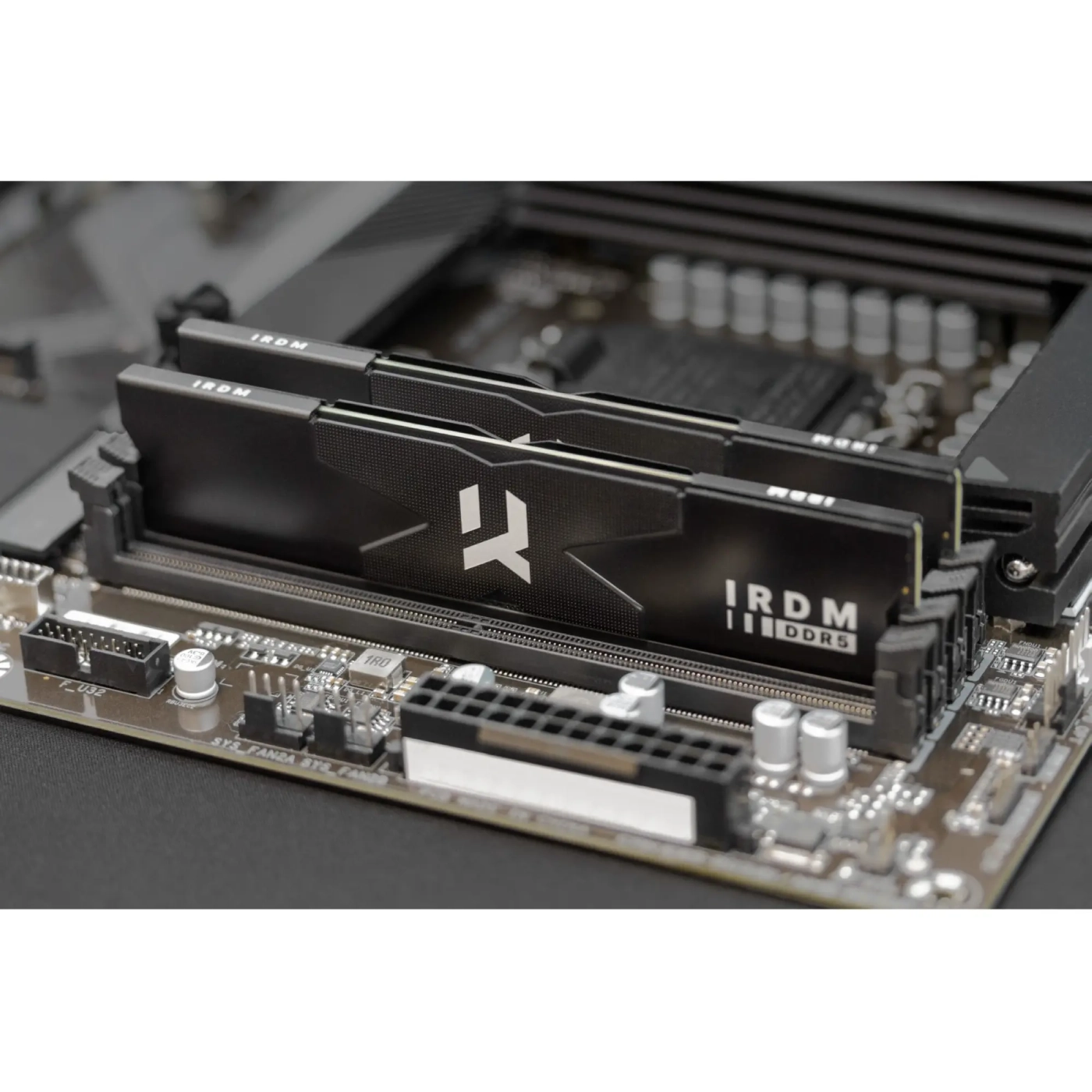 Купить Модуль памяти Goodram IRDM DDR5-5600 64GB (2x32GB) (IR-5600D564L30/64GDC) - фото 15
