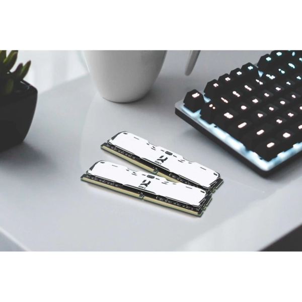 Купити Модуль пам'яті Goodram IRDM X Blue DDR4-3200 8GB (IR-XB3200D464L16SA/8G) - фото 5