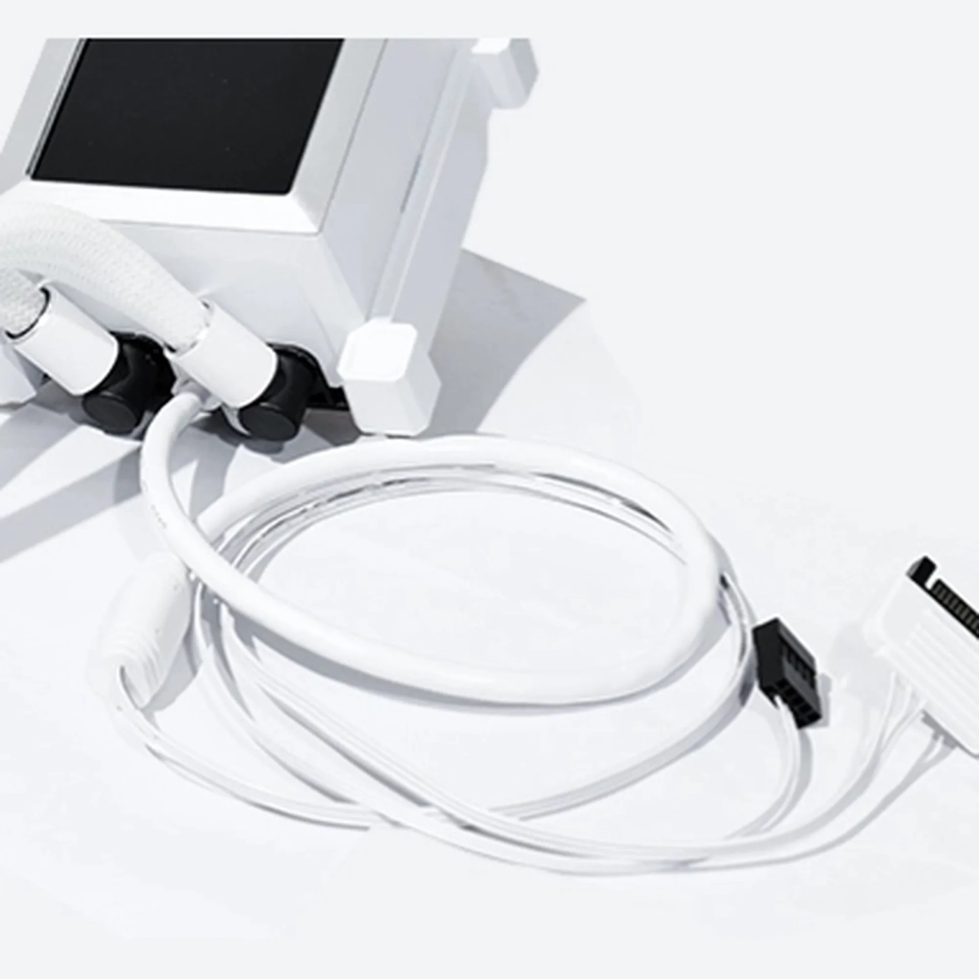 Купити Система водяного охолодження Lian Li HydroShift LCD 360TL White (G89.GHSLCD36TW.00) - фото 10