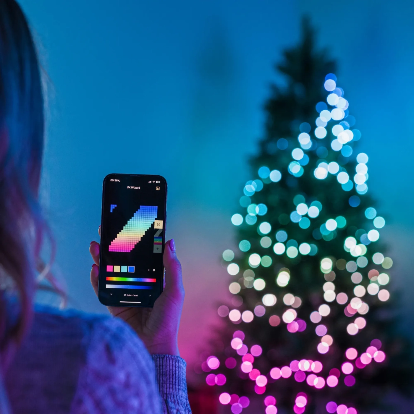 Купити Розумна LED гірлянда Twinkly Pre-lit Regal Tree RGBW (TG70P4425P01) - фото 5