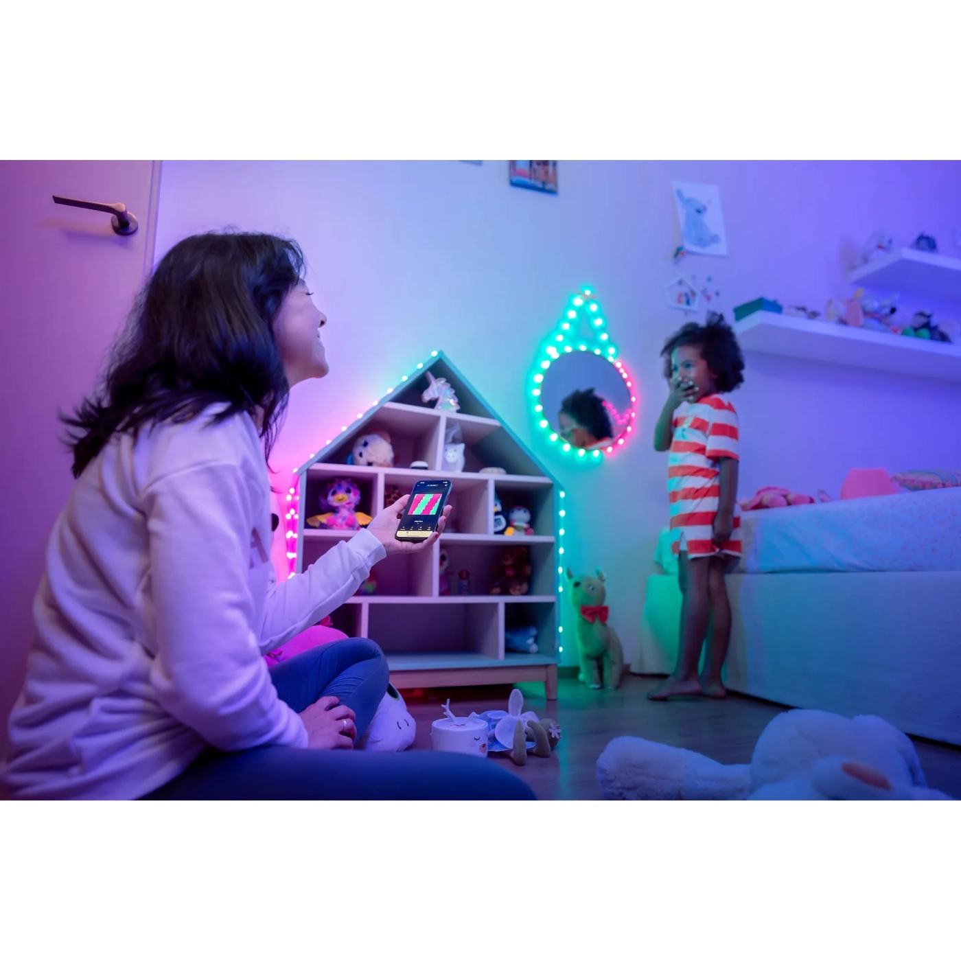 Купить Умная LED гирлянда Twinkly Candies Heart RGB 100LED 6m Clear (TWKH100RGB-T) - фото 5