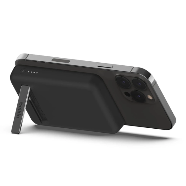 Купить Павербанк УМБ Belkin BoostCharge Magnetic Wireless Power Bank 5K + Stand (BPD004BTBK) Black - фото 4