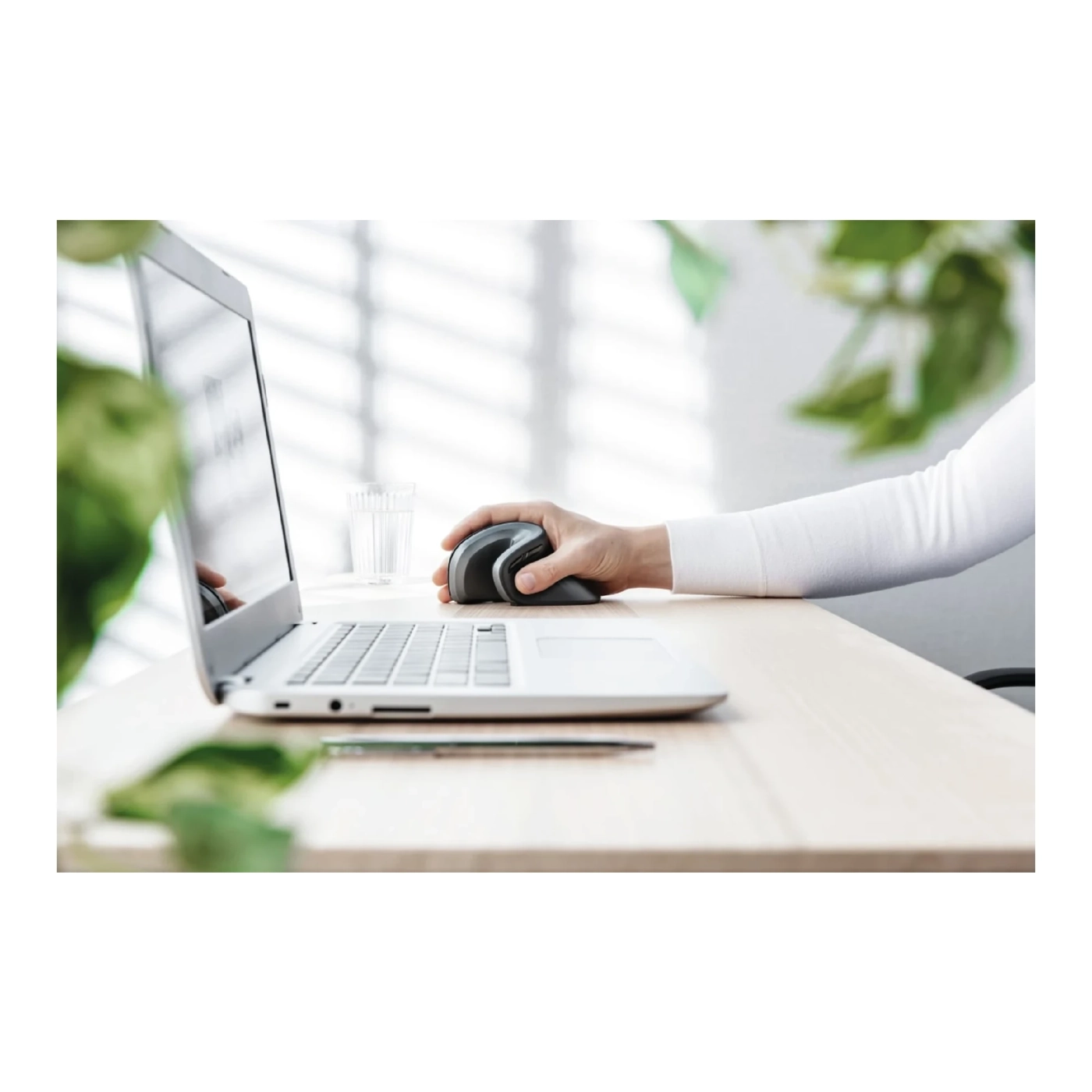 Купить Мышь Trust Verro Ergonomic Wireless Black (23507) - фото 18