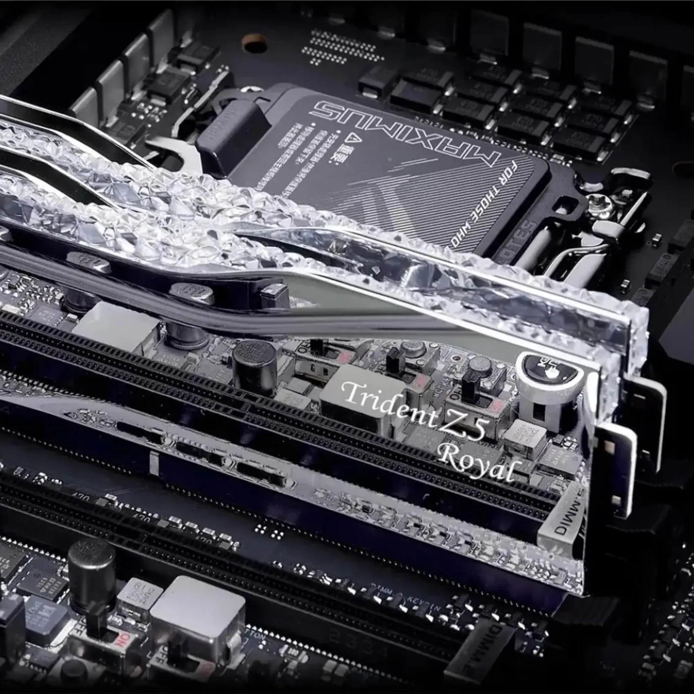Купить Модуль памяти G.Skill Trident Z5 Royal NEO RGB Silver DDR5-8000 32GB (2x16GB) (F5-8000J3848H16GX2-TR5NS) - фото 4