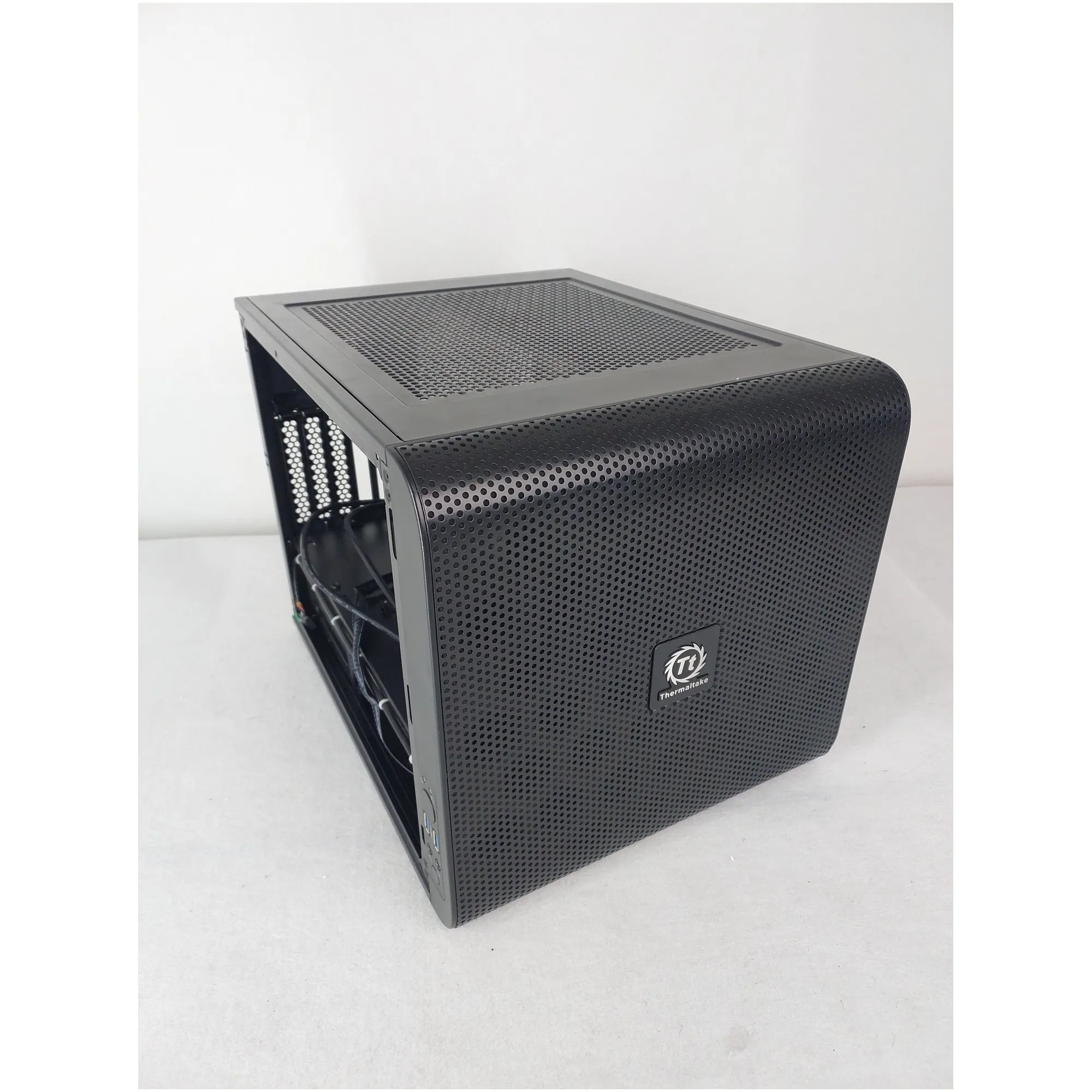 Купити Уцінка Корпус Thermaltake Core V21 (CA1D500S1WN00RG008722) - фото 3