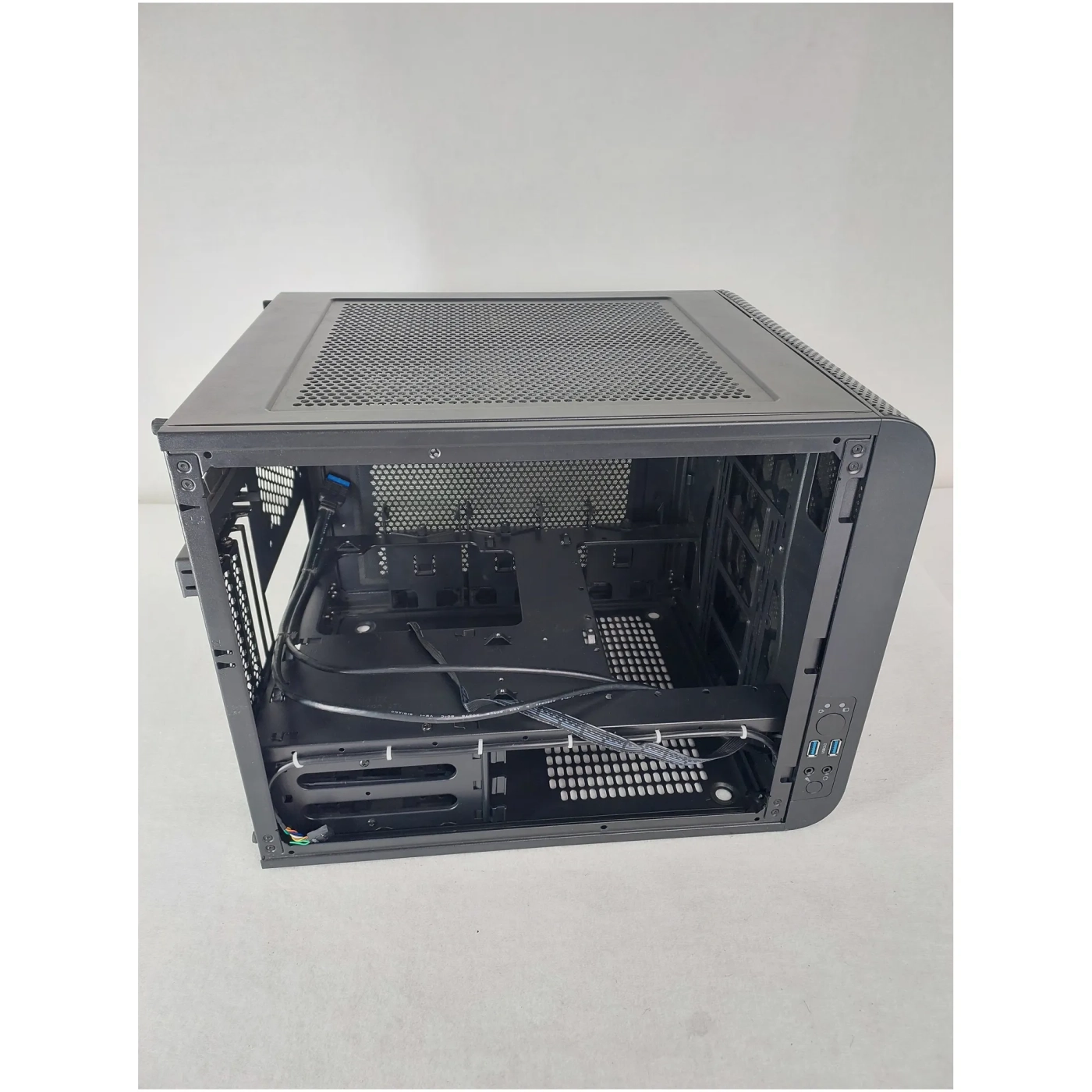 Купити Уцінка Корпус Thermaltake Core V21 (CA1D500S1WN00RG008722) - фото 7