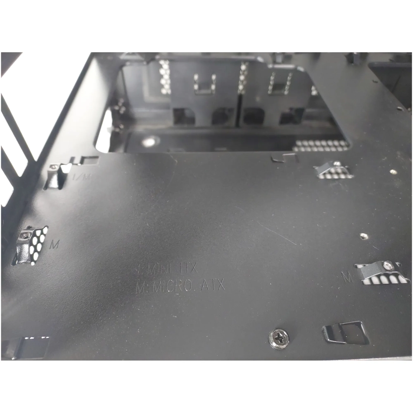 Купити Уцінка Корпус Thermaltake Core V21 (CA1D500S1WN00RG008722) - фото 8