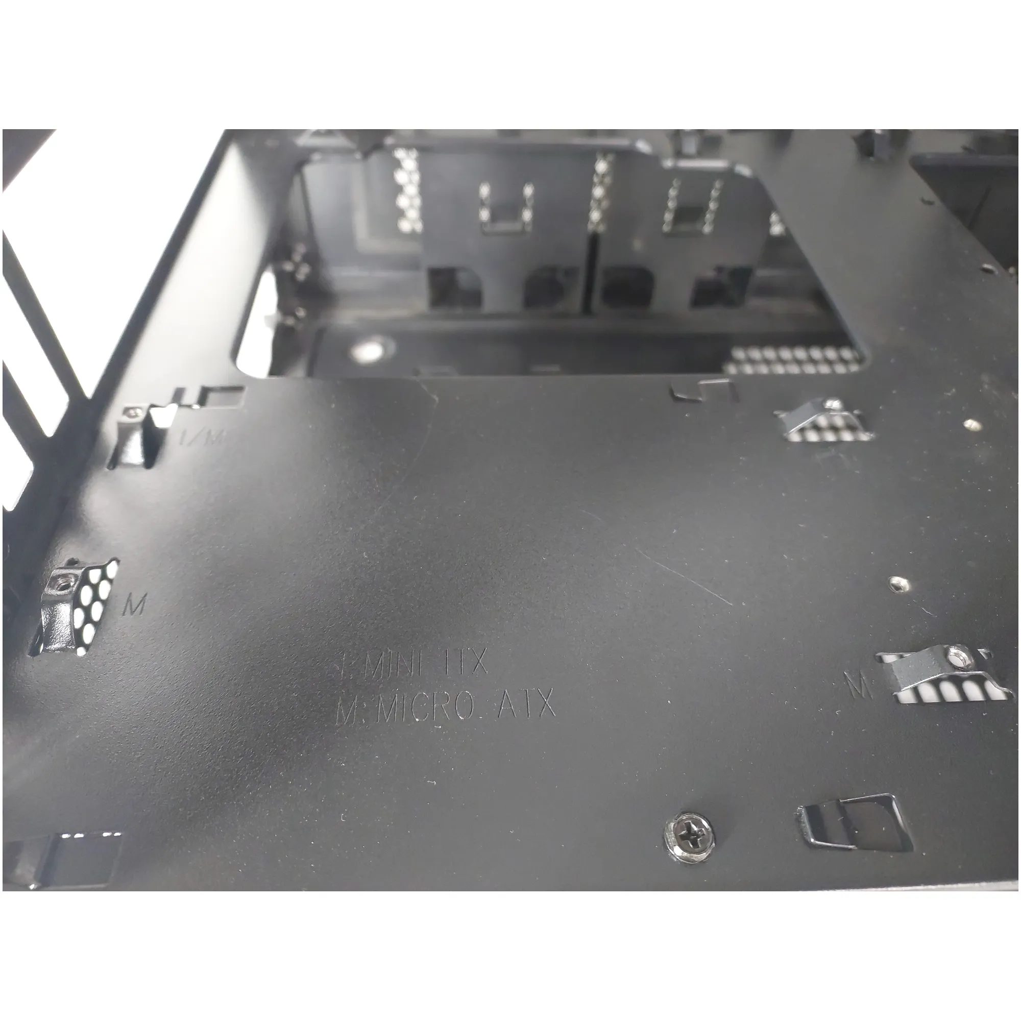 Купити Уцінка Корпус Thermaltake Core V21 (CA1D500S1WN00RG008722) - фото 8