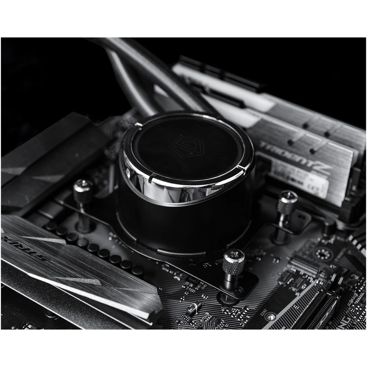 Купити Система водяного охолодження ID-Cooling Zoomflow 240X ARGB (ZX2402003290271) - фото 3