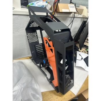 Купить Уценка Корпус QUBE STALKER Black-Orange (STALKERFMBU30405) - фото 1