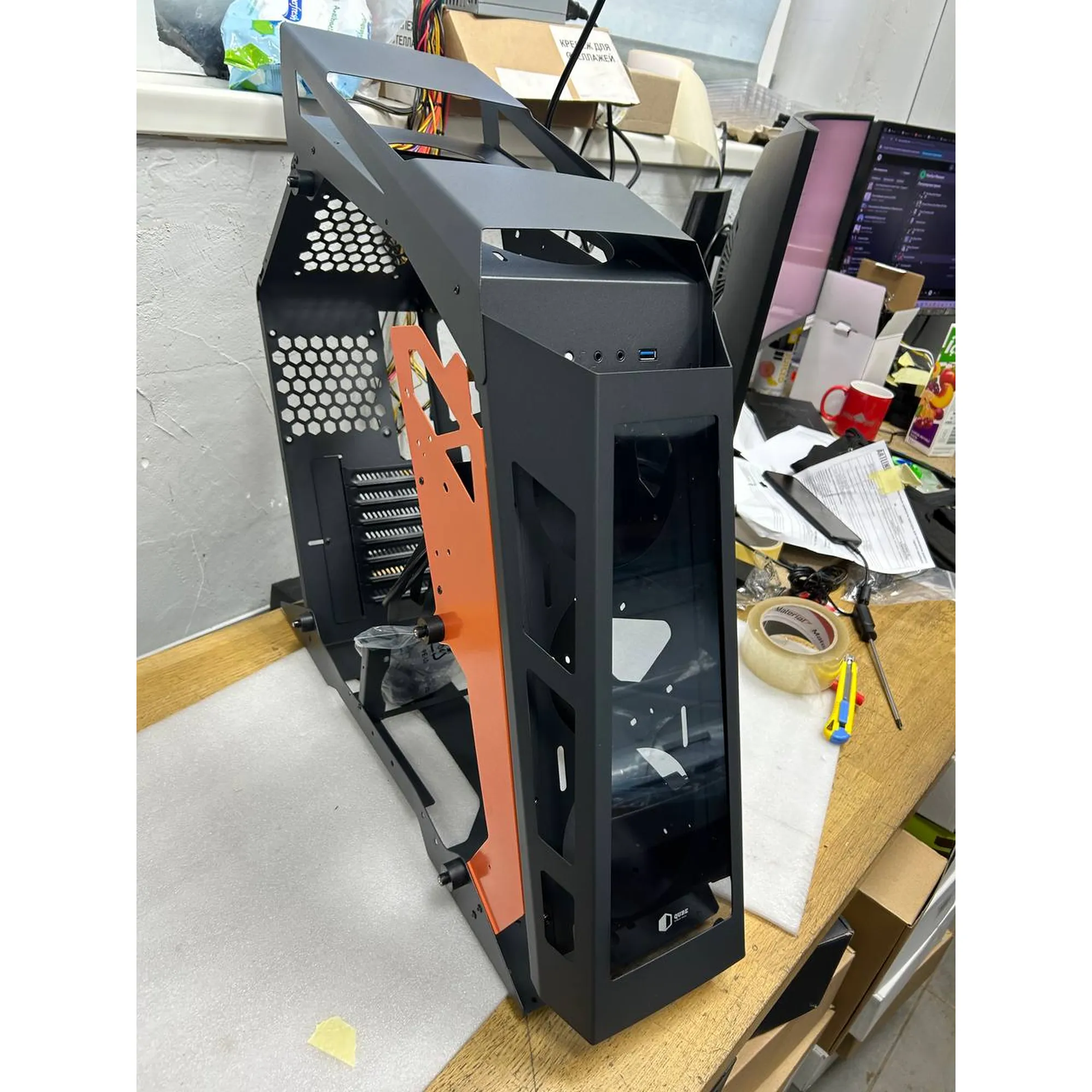 Купить Уценка Корпус QUBE STALKER Black-Orange (STALKERFMBU30268) - фото 1