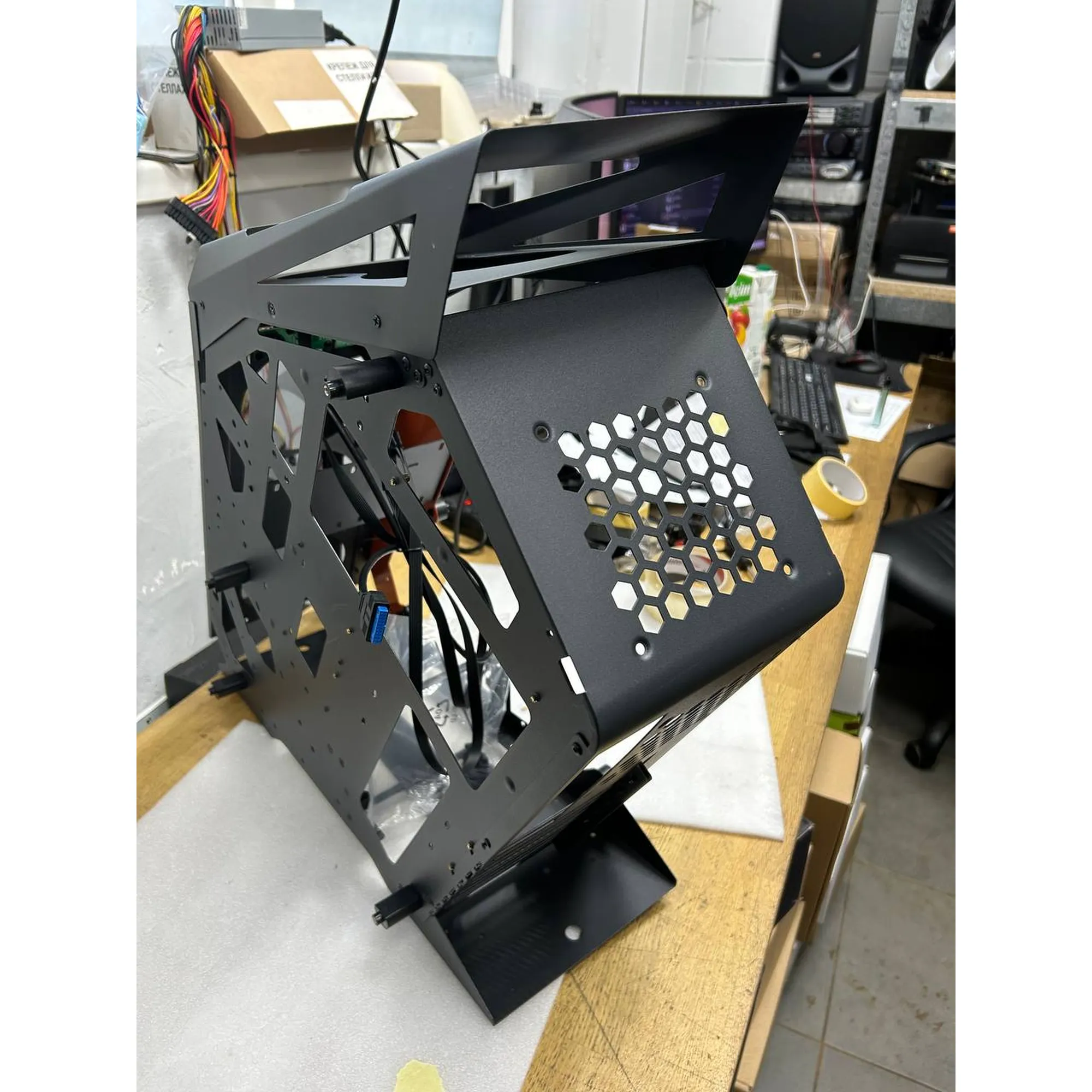 Купить Уценка Корпус QUBE STALKER Black-Orange (STALKERFMBU30268) - фото 3