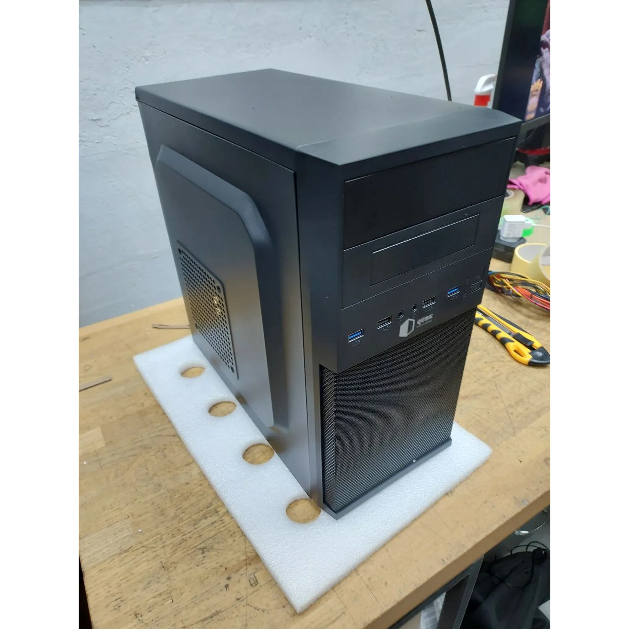 Купить Уценка Корпус QUBE QB07M 400W Black (QB07MMN4U310492) - фото 1