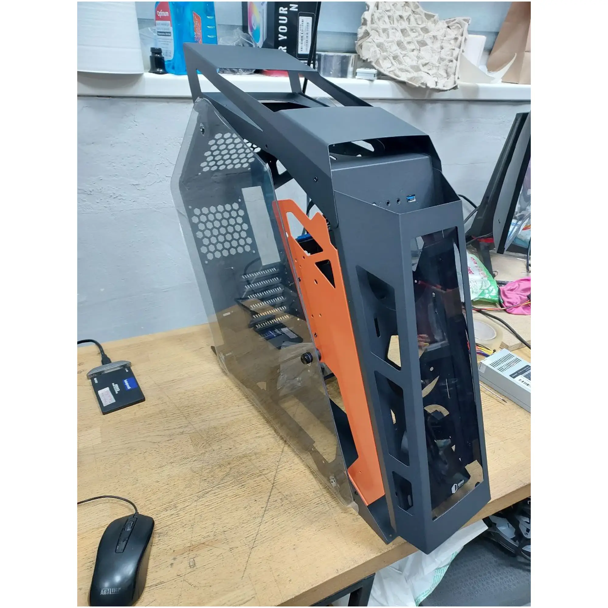 Купить Уценка Корпус QUBE STALKER Black-Orange (STALKERFMBU30362) - фото 1