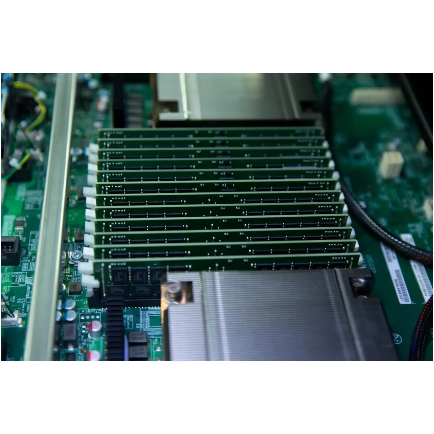 Купити Модуль пам’яті для сервера Kingston DDR5-6400 32GB RDIMM (KSM64R52BD8-32HA) - фото 4