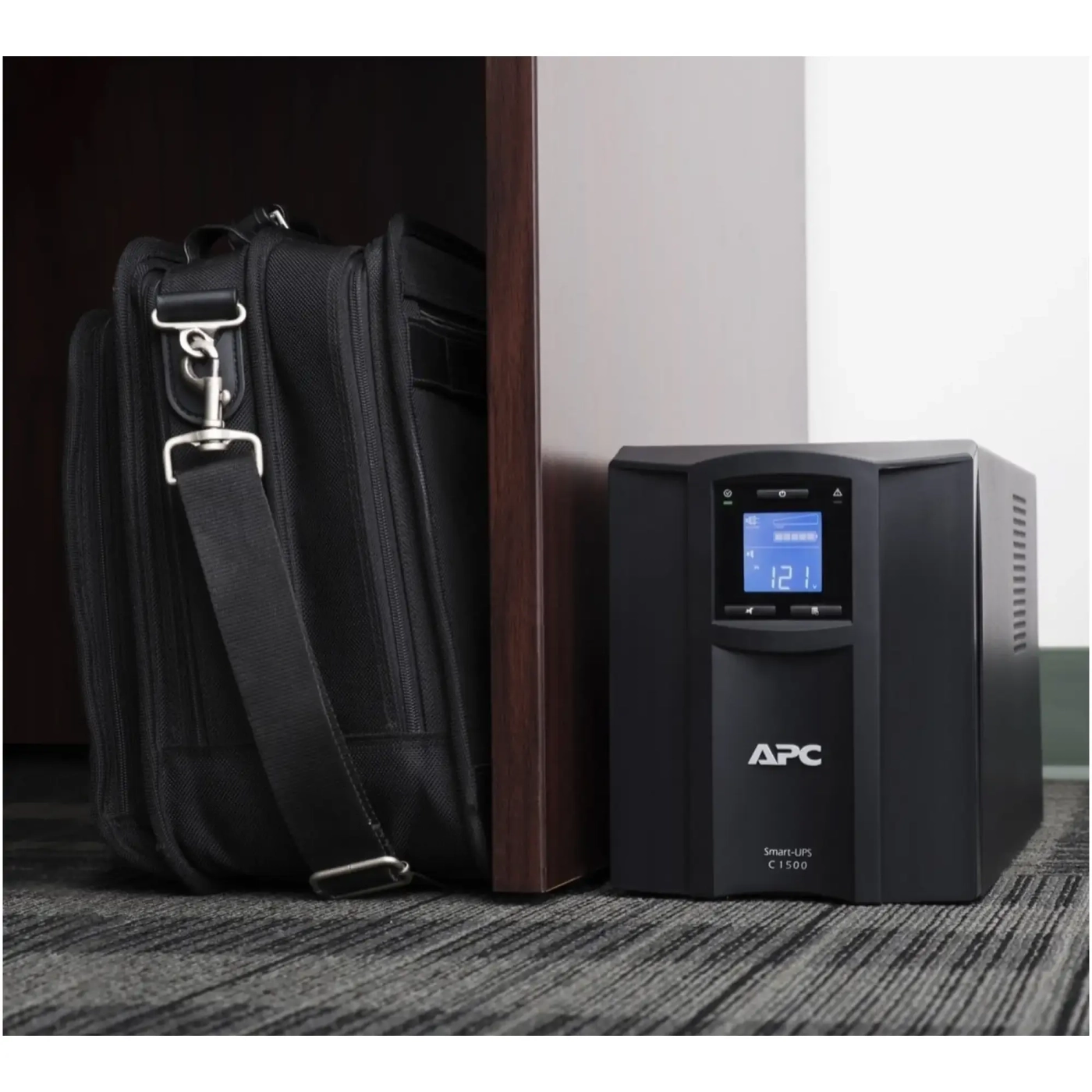 Купить ИБП (UPS) APC Smart-UPS C 1500VA with SmartConnect (SMC1500IC) - фото 4