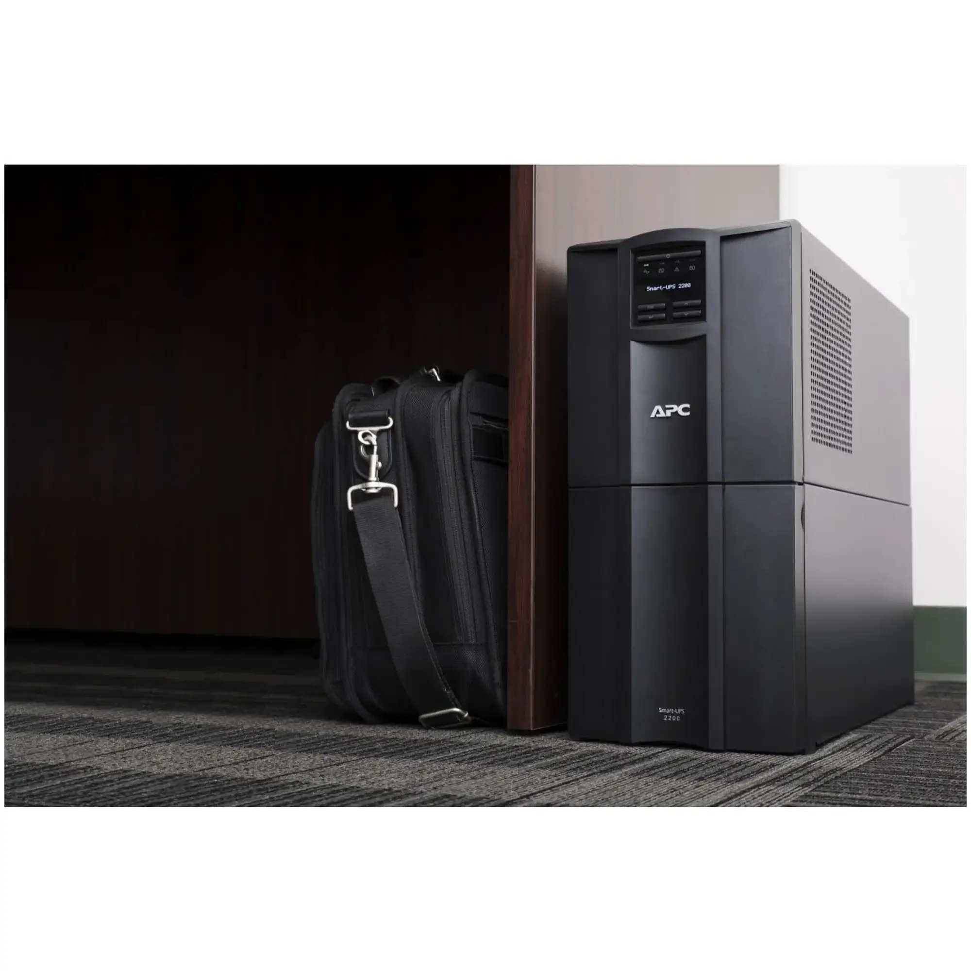 Купить ИБП (UPS) APC SMT2200IC 2200VA (SMT2200IC) - фото 3