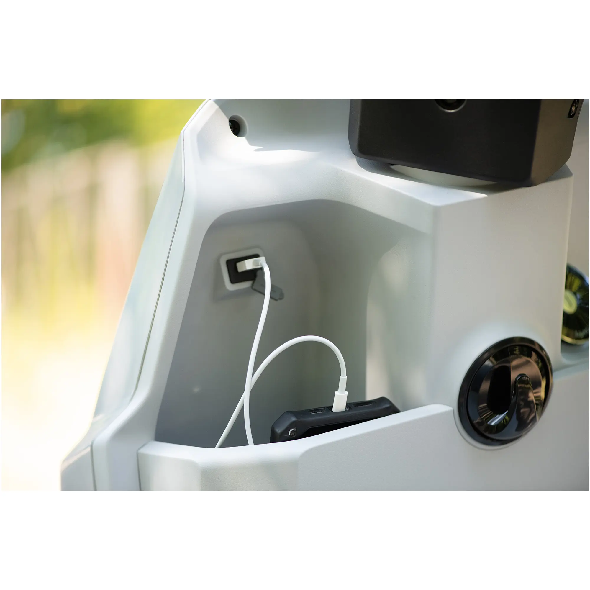 Купить Электроскутер 2E S90 White (2EESS90) - фото 21