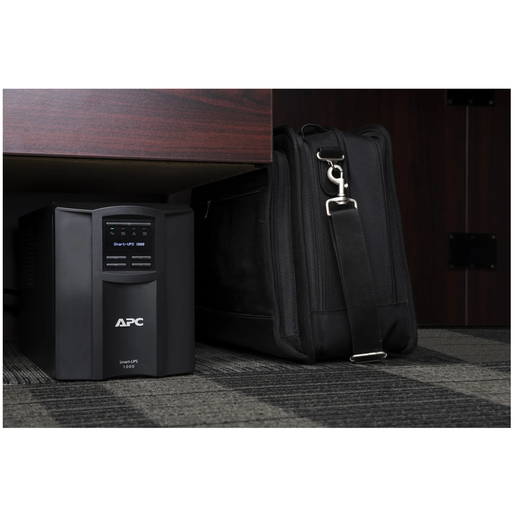 Купить ИБП (UPS) APC Smart-UPS 1000VA SmartConnect (SMT1000IC) - фото 4