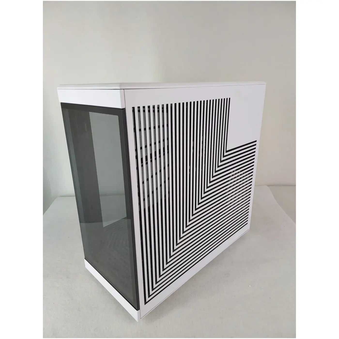 Купити Уцінка Корпус Hyte Y70 TOUCH Black-White (2923BY07700290) - фото 3