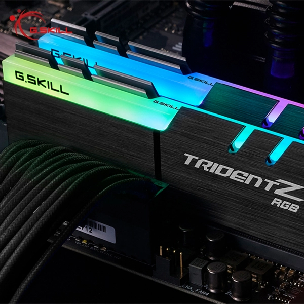 Купить Модуль памяти G.Skill Trident Z RGB DDR4-3200 CL16-18-18-38 1.35V 32GB (2x16GB) - фото 3